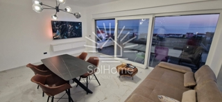 Apartma s pogledom na morje in mesto, Novalja - Hrvaška