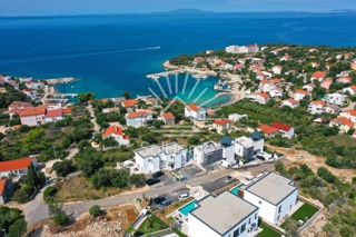 Vila s 5 zvezdic ob morju, blizu Novalje - Hrvaška