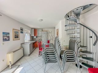 Novigrad okolica, stanovanje z galerijo, 400 m od morja
