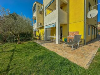 Novigrad, stanovanje v pritličju 350m od morja