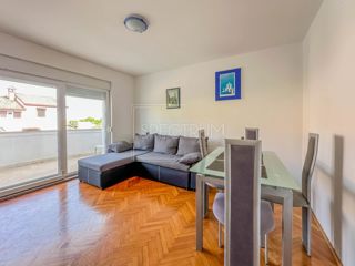 Okolica Novigrada, stanovanje na iskani lokaciji v bližini plaže