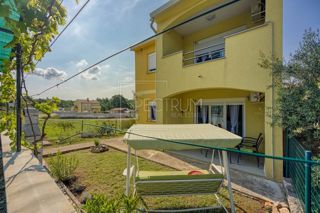 Novigrad okolica, 2 apartmaja 350 m od morja!