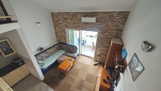 Malinska, prostorno dvoetažno stanovanje v bližini centra!