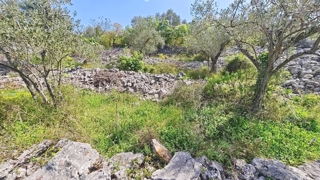 Vrbnik, zazidljivo zemljišče s projektom in gradbenim dovoljenjem!
