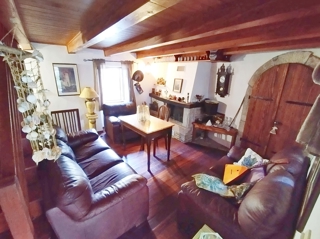 Dobrinj, zanimiva vrstna hiša na zelo dobri lokaciji!