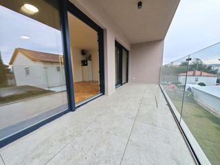 Krk, nov sodoben apartma v 1. nadstropju sredi centra!