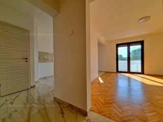 Otok Krk, Malinska, prodaja apartma na odlični lokaciji, 200 m od morja!