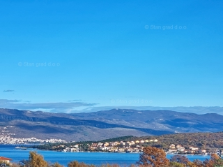 Uvala Soline, novogradnja, apartma v 1. nadstropju s pogledom na morje, prodamo!