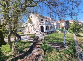 Malinska, dvojček 300 m od morja!