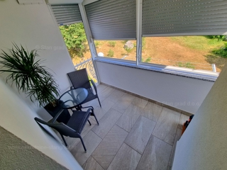 Njivice, prodaja, prenovljen apartma blizu morja!
