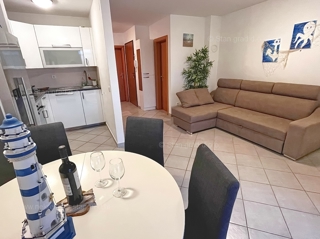 Uvala Soline, apartma v pritličju z vrtom blizu morja!