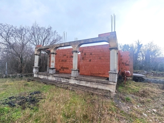 Dobrinj, zazidljivo zemljišče z začetkom gradnje!