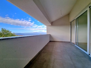 Otok Krk, Malinska, apartma v 2. nadstropju s pogledom na morje, mirna lokacija!