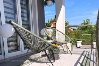 Krk, dvoetažni apartma v novogradnji!