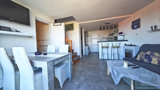 Malinska, dvoetažni apartma blizu centra in morja! Odlična lokacija!