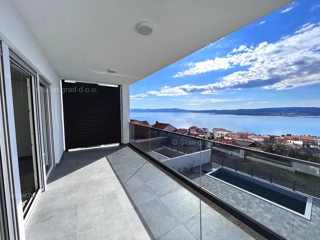 Crikvenica, nov apartma v pritličju s pogledom na morje!