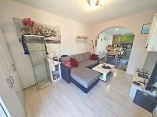 Punat, polsamostojna hiša z dvema ločenima apartmajema na dobri lokaciji!