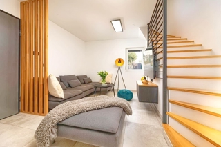 Malinska, čudovit trietažni apartma z vrtom in razgledom!