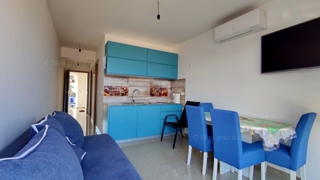 Otok Krk, Njivice, prodaja etaže hiše v prvem nadstropju z dvema apartmajema!