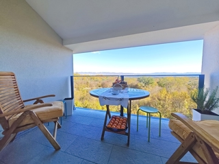 Zaliv Soline, opremljeno stanovanje v 2. nadstropju na mirni lokaciji!