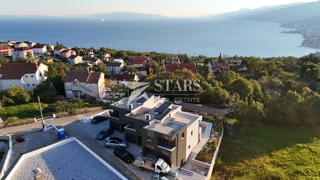 Kastav, Rubeši, vrstna hiša z garažo in pogledom na morje