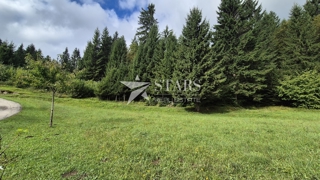 Gorski kotar, Tršće – Zazidljivo zemljišče 1.000 m² z glavnim projektom