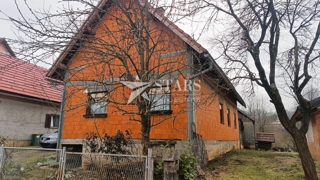 Saborsko - Hiša v centru 75 m2, dom za družino in investicijska priložnost