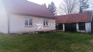 Plaški, Kmečka hiša ob potoku - idealna za družinsko življenje ali počitniško hišo