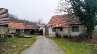 Ogulin - Starejše posestvo za obnovo
