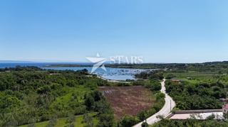 Istra, Ližnjan – Stanovanjsko gradbeno zemljišče 9463 m²