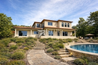 Opatija – samostojna hiša v roh-bau fazi s panoramskim pogledom na morje