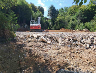 Otočac, Prozor – Atraktivno zemljišče v mirnem naselju