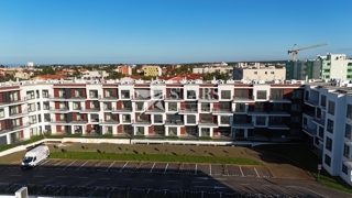 Umag – Novo 3-sobno stanovanje s pogledom na morje in 3 parkirnimi mesti v ceni