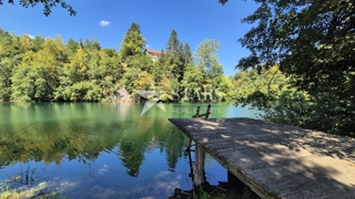 Generalski Stol, Bukovlje – Urejeno kmetijsko zemljišče ob reki Mrežnici
