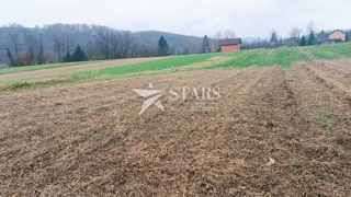 Barilović - Zemljišče v gradbeni coni 2 485 m2