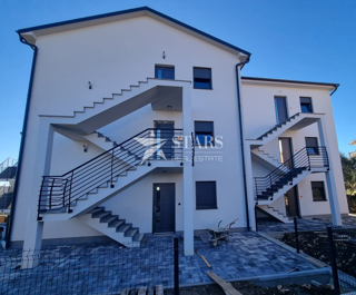 Otok Krk, Čižići, dvosobni apartma z dnevno sobo v novogradnji