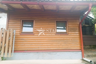 Moravice - Dvosobno stanovanje z garažo, vrtom in legalizirano hišo