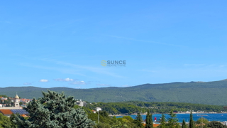 Mesto Krk, gradbeno zemljišče 1318 m2 blizu centra!