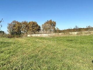 PRODAJA GRADBENIŠKEGA ZEMLJIŠČA S GLAVNIM PROJEKTOM V OKOLICI MURIN