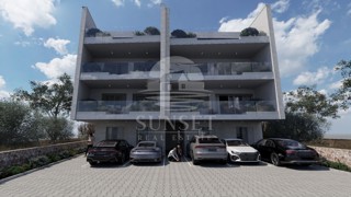 MODERNO STANOVANJE V CENTRU TARE
