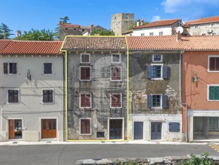 HIŠA V BUJAH – SAMO PRI NAS V PONUDBI