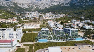 MAKARSKA - DVOSEBNO STANOVANJE Z BALKONOM/LOŽO NA PRIVLAČNI LOKACIJI