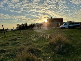 Istra, okolica Novigrada - gradbeno zemljišče 500 m2