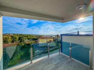 MODERNO STANOVANJE LE 300 METROV OD MORA (F4)