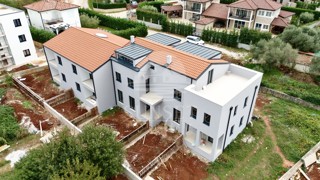 OKOLICA POREČA - DVOETAŽNO STANOVANJE V NOVOGRADNJI S POGLEDOM NA MORJE