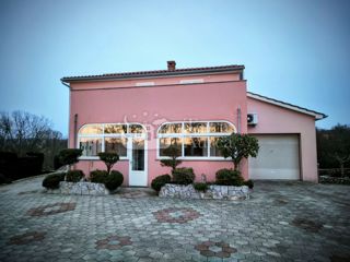 Hiša Malinska, Malinska-Dubašnica, 200m2