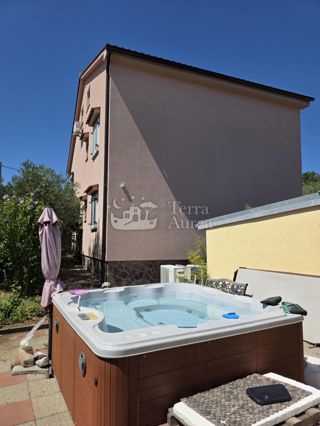 Hiša Kornić, Krk, 350m2