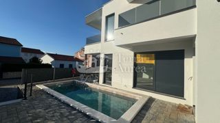 Hiša Malinska, Malinska-Dubašnica, 157m2