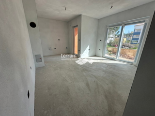 Istra, Štinjan, apartma v pritličju, 42,47m2, 1S+DB, 600m od morja, DVIGAL, vrt, NOVO!! #razprodaja