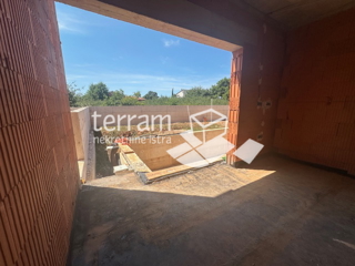 Istra, Ližnjan, Šišan, dvojček 140 m2, 3 spalnice + dnevna soba, bazen, 465 m2 vrta! #razprodaja